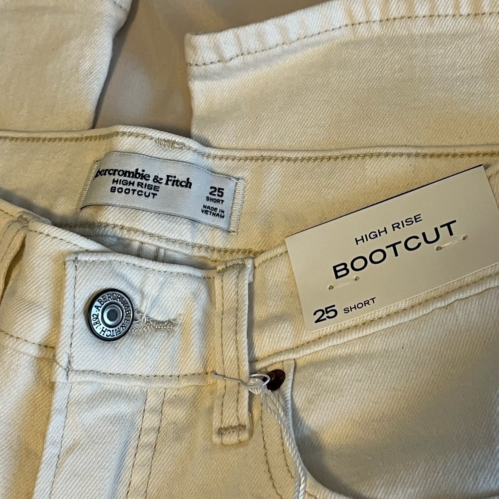 Abercrombie & Fitch Cream High-Rise Bootcut Jeans - Picture 3 of 4